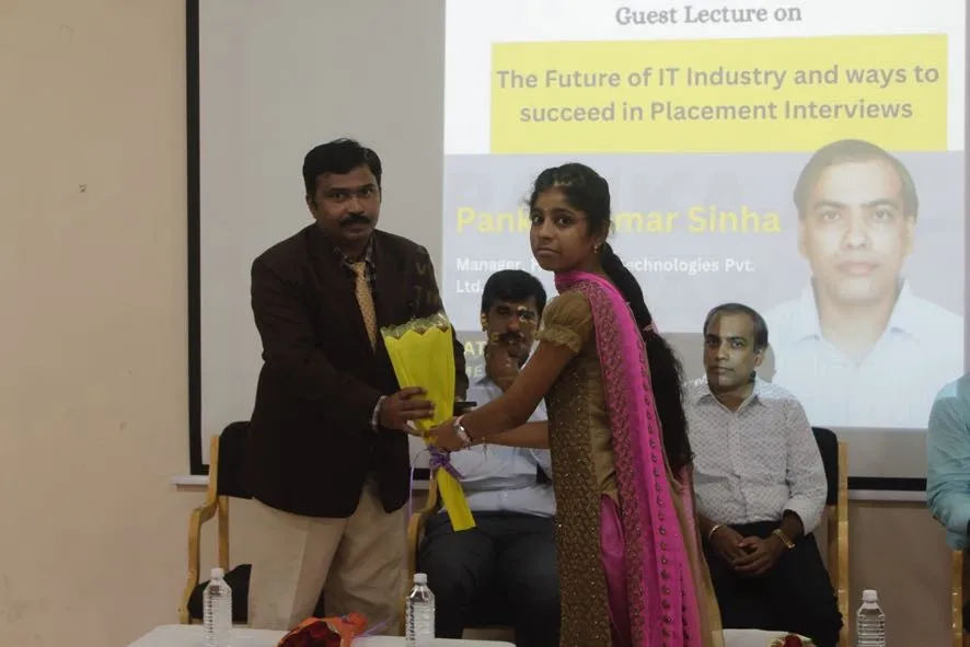 Guest Lecture on The Future of IT Industry 3