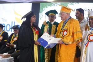 Dr Prathap C. Reddy awards a degree to a graduate at The Apollo University pic 1