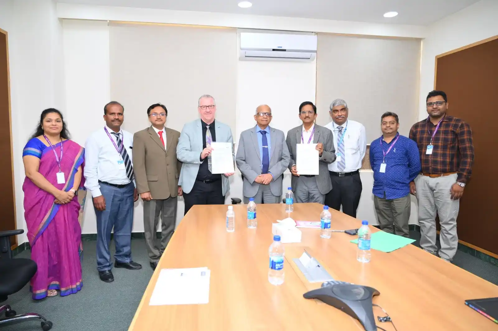 Collaboration between manas