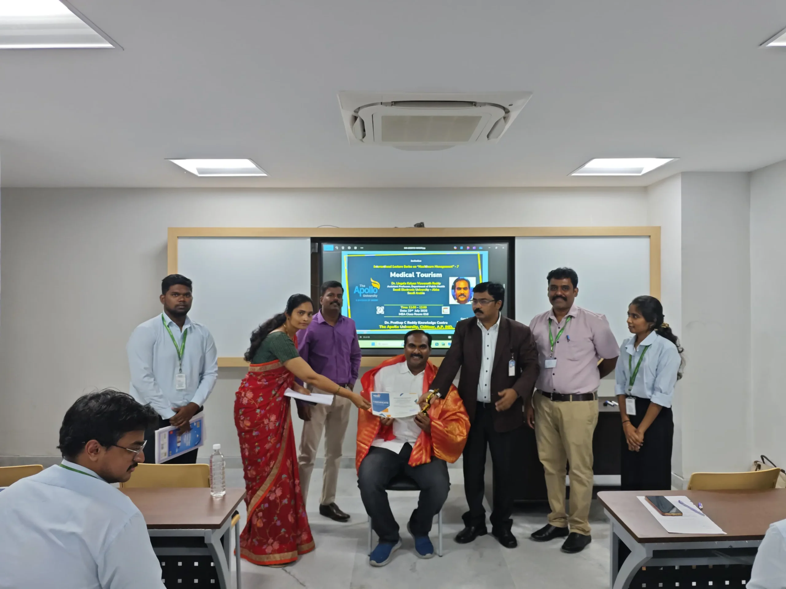 Group photo with Dr. Lingala Kalyan Viswanath Reddy being felicitated during the International Lecture