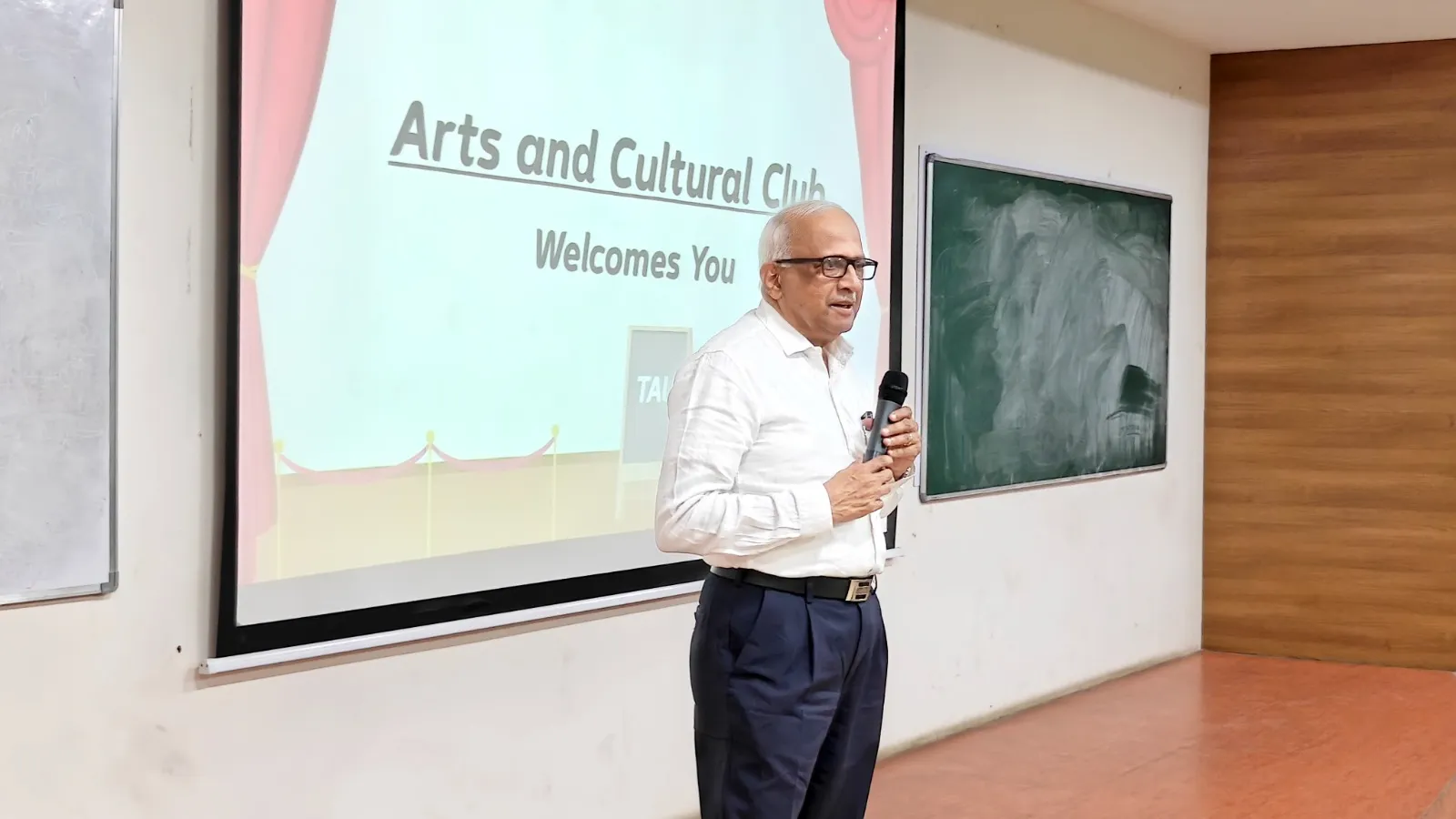 Vice-Chancellor Dr. H. Vinod Bhat speaks at the club inauguration event.