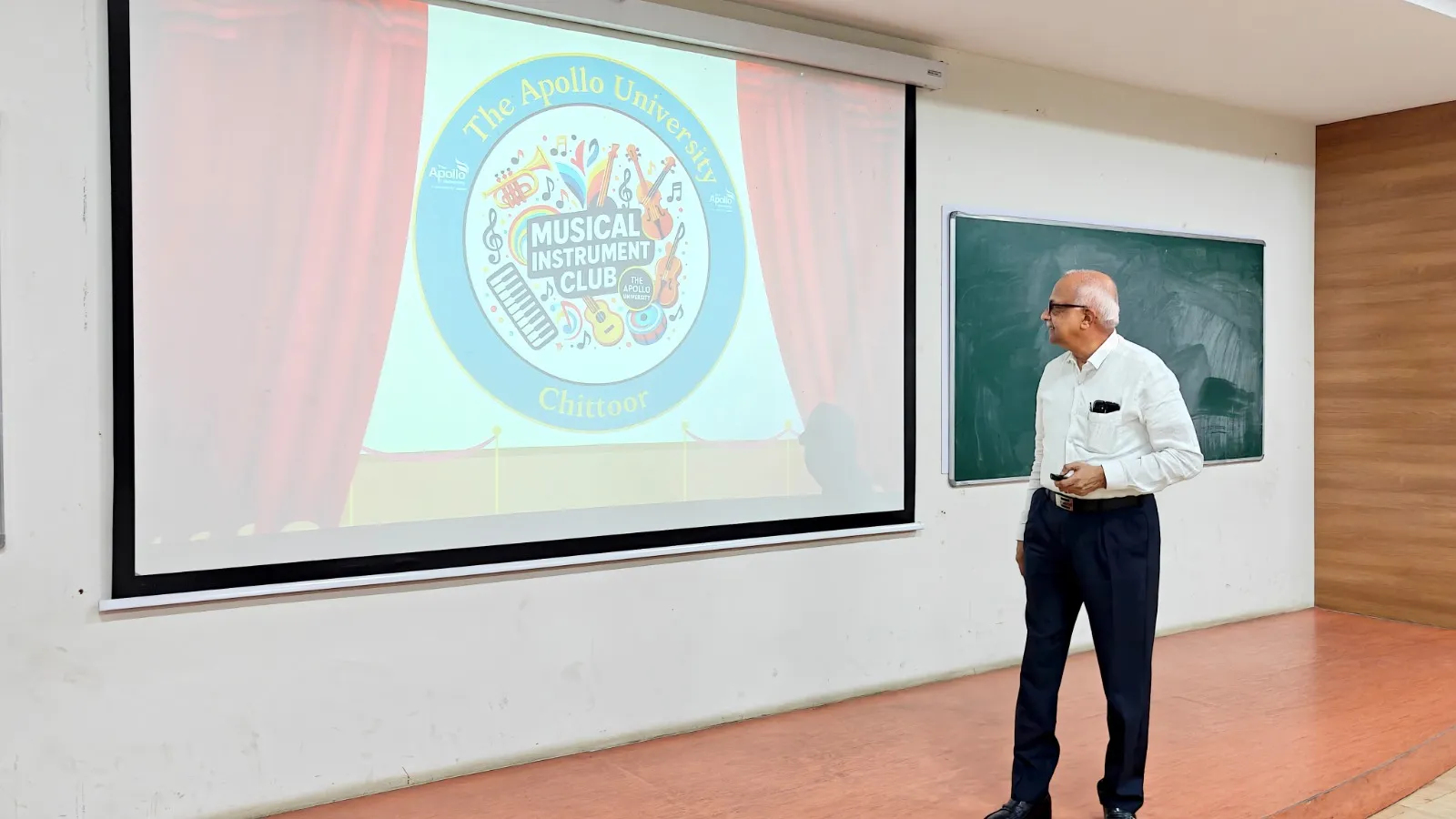 Dr. Vinod Bhat unveils the logo of The Apollo University Musical Instruments Club.