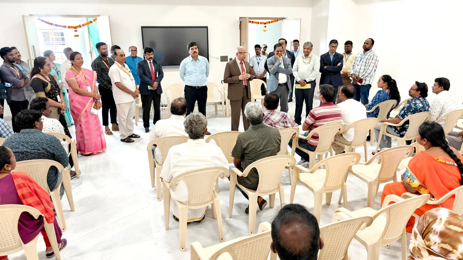 Dean Dr. H. Vinod Bhati addressing in an interactive session at Adhyay 2025