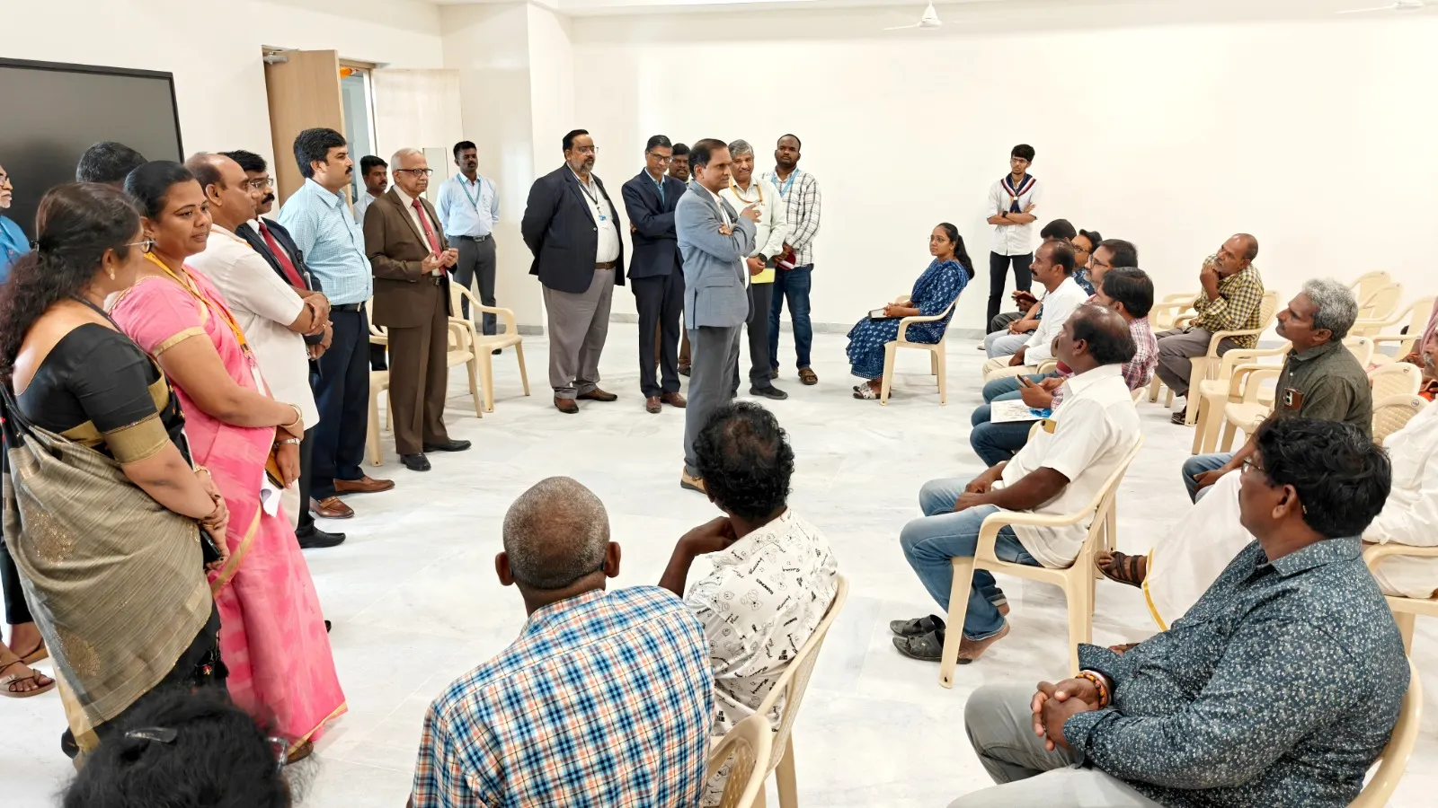 Close interactions between guests at The Apollo University Induction Programme 2025-26.