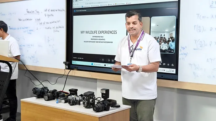 Guest speaker sharing wildlife photography experience on World Photography Day