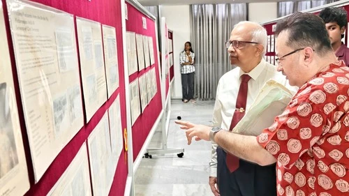 Dr. Kiran Acharya and Dr. H. Vinod Bhat visiting the exhibition at ApolloPEX-2025