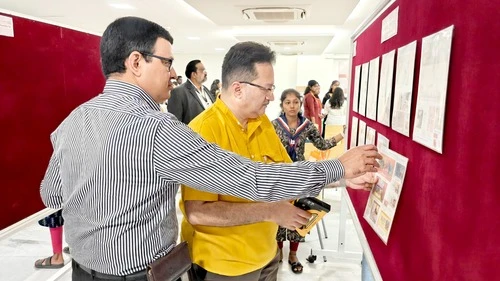 Dr. Kiran Acharya and Dr. V.P. Ramprasad visiting the exhibition at ApolloPEX-2025.