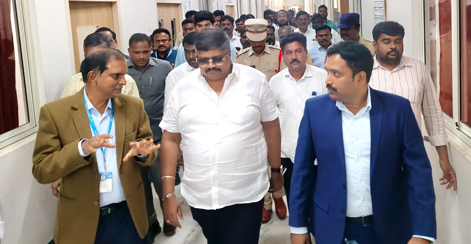 SubstabceAbuse-GuestsMLAChittoorreceivedbyRegistrarandUnitHead